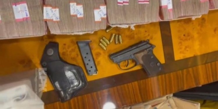 KPK Temukan Uang Rp 2,8 Miliar dan Senjata Api di Rumah Kadis PUPR Sumut Nonaktif