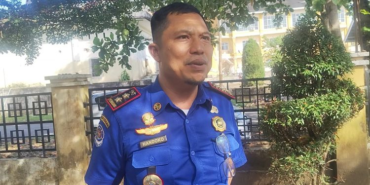 Damkar Pasbar Himbau Masyarakat Agar Tidak Membakar Sampah Sembarangan