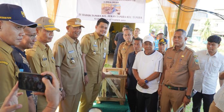 Bupati Langkat Dampingi Gubernur Sumut Tinjau Pengerukan Waduk Tanjung Pura