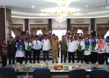 Bupati Langkat Serahkan Sertifikat Pendidik kepada 51 Guru PAI