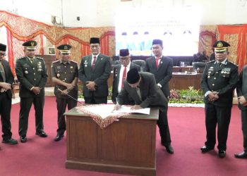 Bupati Pasaman Barat Yulianto Tanggapi Pandangan Akhir Fraksi DPRD Terkait RPJMD 2025–2029