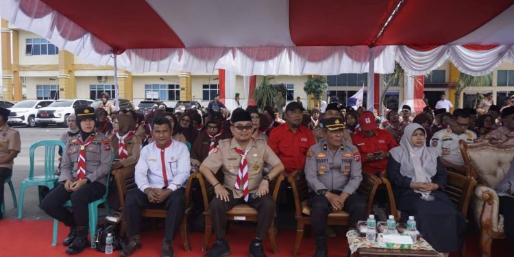 Anggota DPRD Pasbar Hadiri Apel Besar HUT ke-64 Gerakan Pramuka Kwartir Cabang 0317 Pasbar 2025 Diikuti Ribuan Peserta