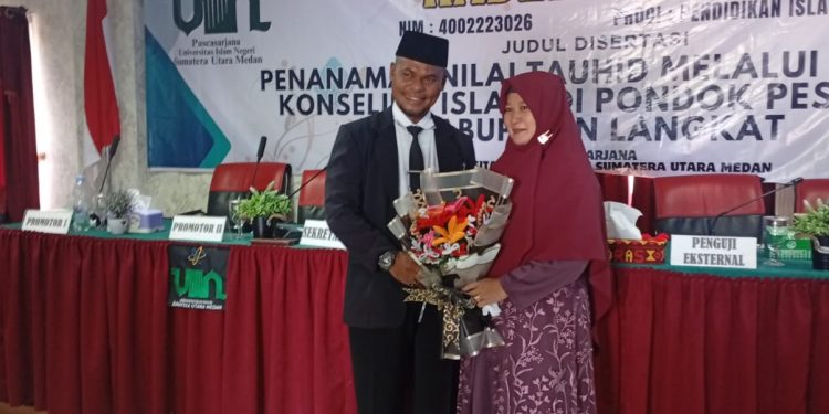 Dai Muda Langkat, Kader Munir Asal Lembata NTT Raih Gelar Doktor dengan Predikat Terpuji