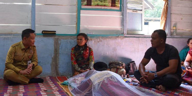 Bupati Humbahas Oloan Nababan Titipkan Anak Korban Petir ke Keluarga: “Mohon Dijaga dan Dibimbing”