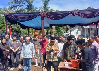 Pembangunan MDA Nagari Lembah Binuang, Bupati bersama DPRD Pasbar Pasang Batu Pertama