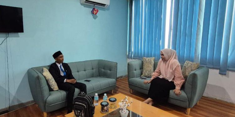 Dari Mimbar ke Layar TV Imam Muda Aceh Jadi Lentera Dakwah di Era Digital