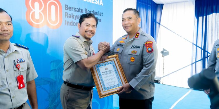 Kakanwil BPN Kepri Terima Apresiasi Penghargaan dari Kapolda, Sukses Ungkap Jaringan Mafia Tanah