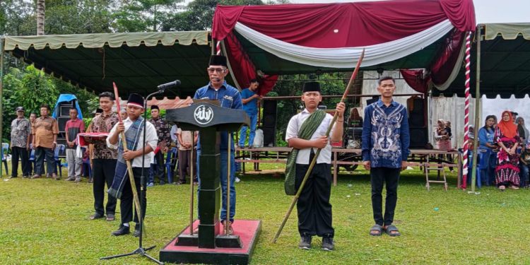 Api Patriotisme Menyala di Dusun Sei Mati, Ketua AMPI Langkat Pimpin Upacara HUT RI ke-80