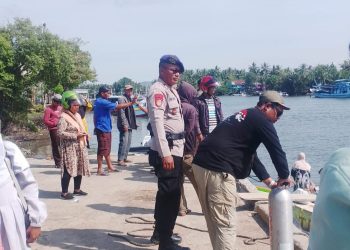 Cegah Risiko Pelayaran, Satpolairud Sinjai Rutin Patroli di Pelabuhan Cappa Ujung