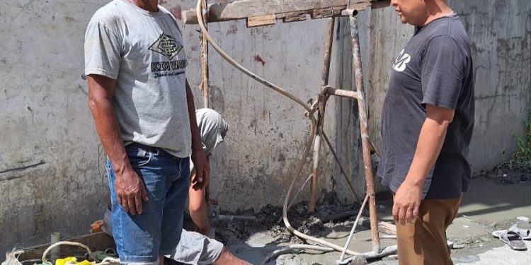 Rusak Fasilitas Umum, Bor Sumur di Bahu Jalan: Warga Tanjung Pura Ancam Laporkan Pekat ke Polisi