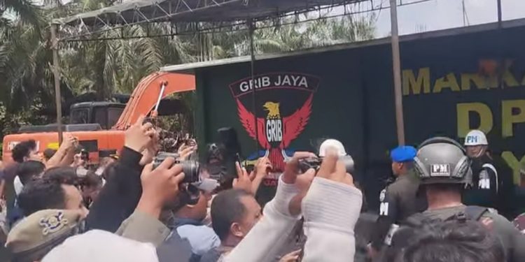 Markas GRIB JAYA Diresmikan Hercules Disulap Jadi Diskotik dan Sarang Narkoba, Ribuan Aparat, Gubsu Turun Tangan