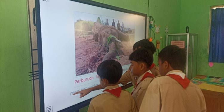 Sidik Permainan ‘Jorok’ Pengadaan SMARTboard Rp 49,9 Miliar, 20 Kepala Sekolah Diperiksa Jaksa