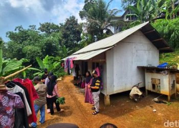 Melihat Rumah Raya di Sukabumi yang Meninggal Digerogoti Cacing