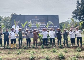 Penanaman Pohon Kelapa Serentak di Lapas Terbuka Kelas IIB Pasaman