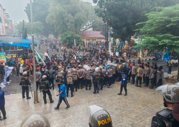 Demo Bubarkan DPR di Binjai Meledak Ricuh, Polisi Amankan 7 Demonstran, Termasuk Seorang Pelajar