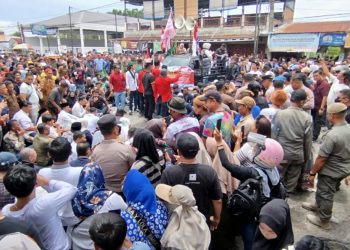 Mahasiswa Geruduk DPRD Labuhanbatu, Wakil Rakyat Ultimatum Presiden Pecat Kapolri dan Kapolda Sumut