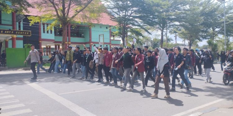 Polres Kolaka Kedepankan Pengamanan Humanis saat Unjuk Rasa