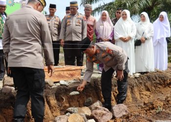 Polres Pasbar Menggelar Peringatan Maulid Nabi Muhammad SAW Sekaligus Peletakan Batu Pertama Pembangunan Mushalla