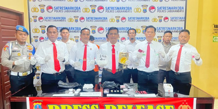 Polres Labuhanbatu Tangkap 2 Pengedar, Amankan 712,11 Gram Sabu dan Ratusan Pil Ekstasi