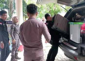 Kejari Langkat Geledah Dinas Pendidikan Langkat Dikasus Pengadaan 312 SMARTboard Senilai Rp 49,9 Miliar