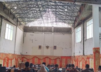 DPRD Pasbar Gelar Rapat Paripurna Penyampaian Laporan Banggar Tentang KUA PPAS APBD P 2025