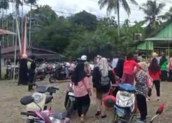 Sudah Meresahkan Warga, Puluhan Emak Emak Geruduk Cafe Cafe Di Nagari Aia Gadang Pasaman Barat