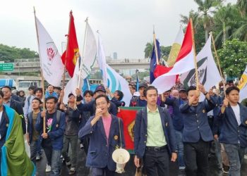 Deadline 17+8 Tuntutan Rakyat, Mahasiswa Mengepung DPR, Menghitung Waktu, Menagih Janji