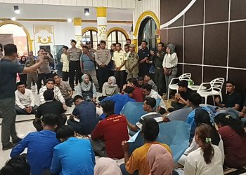 Gedung Rakyat Dikepung Pendemo, DPRD Langkat Dituding Jadi Makelar Proyek