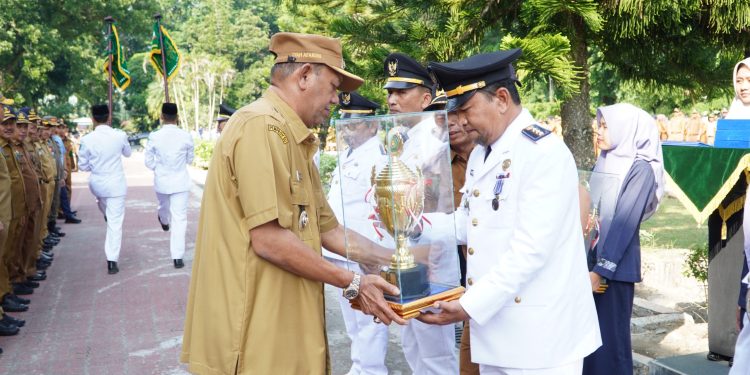 Syah Afandin Kukuhkan Kecamatan dan Kelurahan Terbaik 2025, Besitang dan Tanjung Selamat Raih Tahta Emas