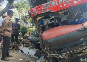 Korban Tewas Laka Maut Bus Tabrak Rumah di Jalur Bromo Jadi 8 Orang