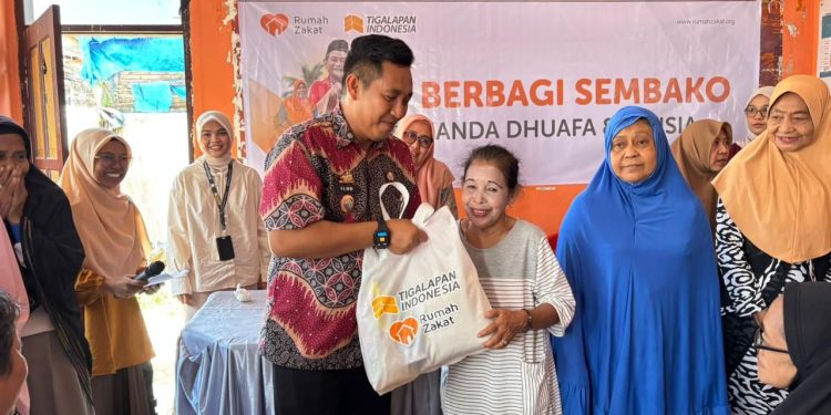 Lurah Rappokalling Gandeng Rumah Zakat Salurkan Bantuan untuk Janda Dhuafa dan Lansia
