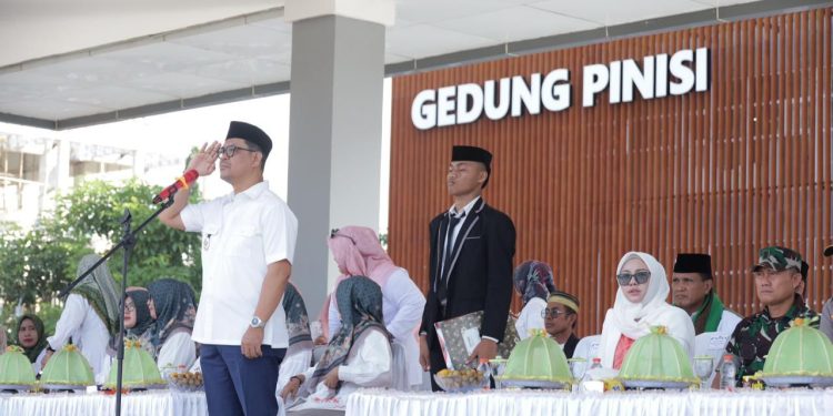Hari Santri Nasional ke-10, Wabup Edy Manaf: Santri Harus Jadi Pelaku Perubahan Zaman