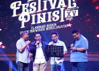Momen Akrab AIA, Chaidir Syam, dan Andi Mahyanto di Festival Pinisi Bulukumba 2025
