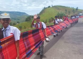 Dibalik Benturan Trail of The Kings dan Hari Ulos, Siapa Bermain di Samosir?