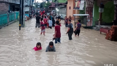 Tanggul Jebol, Air Sungai Bahilang Rendam 467 Rumah di Tebing Tinggi