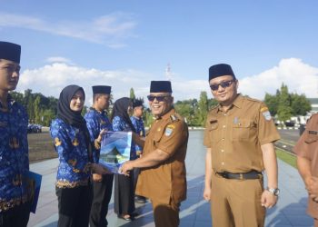 Pemkab Pasaman Barat Serahkan SK PPPK Tahap II, CPNS, dan PNS IPDN
