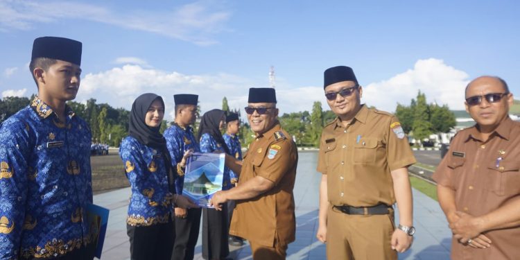 Pemkab Pasaman Barat Serahkan SK PPPK Tahap II, CPNS, dan PNS IPDN