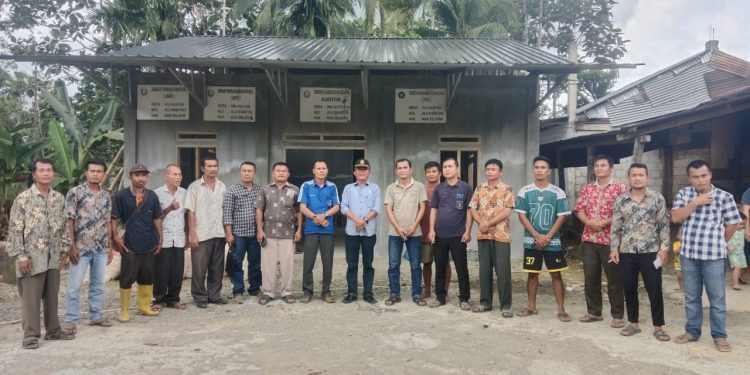 Camat Ulu Idanotae “Bedah” Desa Hili Alo’oa, Bongkar Administrasi, Sentil Jalan Rusak ke Gomo