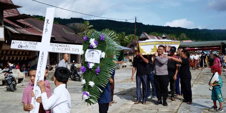 Polres Nias Selatan Hadir di Tengah Duka: Tali Kasih yang Menembus Batas Iman