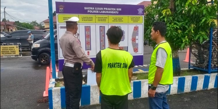 Polres Labuhanbatu Gelar Polantas Menyapa
