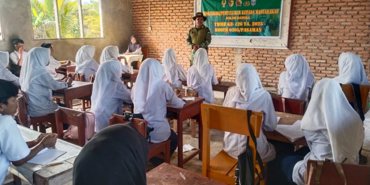 Antisipasi Pelajar Putus Sekolah, Personil TNI Kodim 0305 Pasaman Beri Motivasi Pelajar