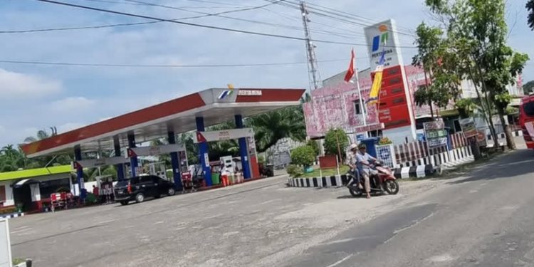 Solar Rasa Air di Langkat, Truk Mogok, Warga Geram, Polisi Bergerak Lambat