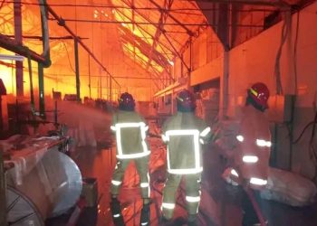 Pabrik Tekstil di Tegal Ludes Dilalap Api Tengah Malam, Kerugian Capai Miliaran Rupiah