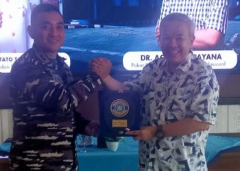Lanal Tegal Gelar Sharing Telekomunikasi dan Komunikasi Dengan Pakar DR Aqua Dwipayana,MI,Kom