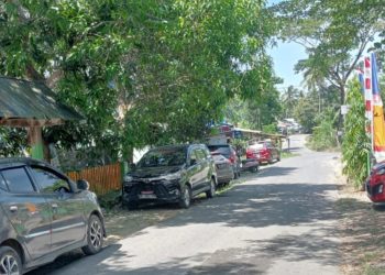 Diduga Oknum Dokter di Puskesmas Manyampa Sembarangan Parkir, Warga Protes: “Ganggu Akses Rumah Saya!”