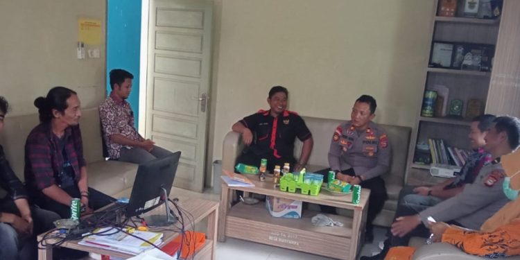 Kapolsek Ujungloe Mediasi Perseteruan Parkir Puskesmas Manyampa, Situasi Kini Kondusif