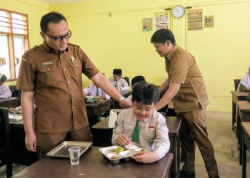 Sekda Pasbar Doddy San Ismail Resmikan Dapur MBG Sungai Aur
