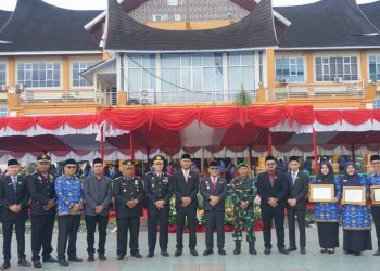 Pemkab Pasaman Barat Gelar Upacara Hari Pahlawan ke-80 dan Hari Kesehatan Nasional ke-61