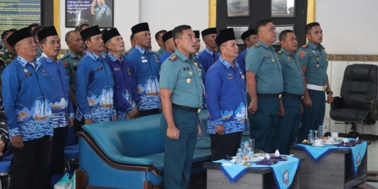 Giat Pembinaan Teritorial AL Dalam Komunikasi Sosial Maritim Bersama Keluarga Besar Lanal Tegal