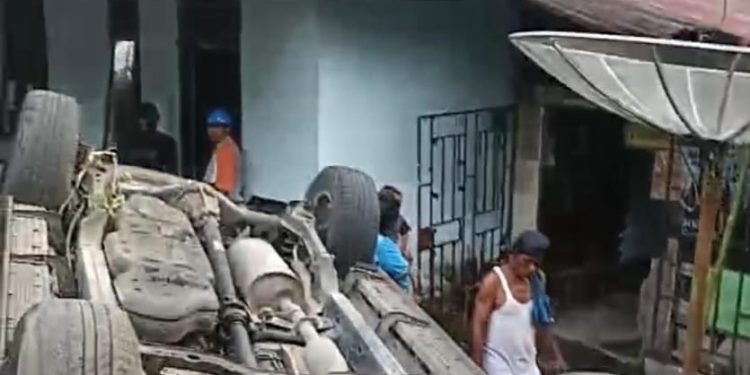 Diduga Mobil dinas DPRD Berubah Plat Jadi Warna Hitam Jadi Pertanyaan Besar Aliansi Mahasiswa Pasaman Barat 